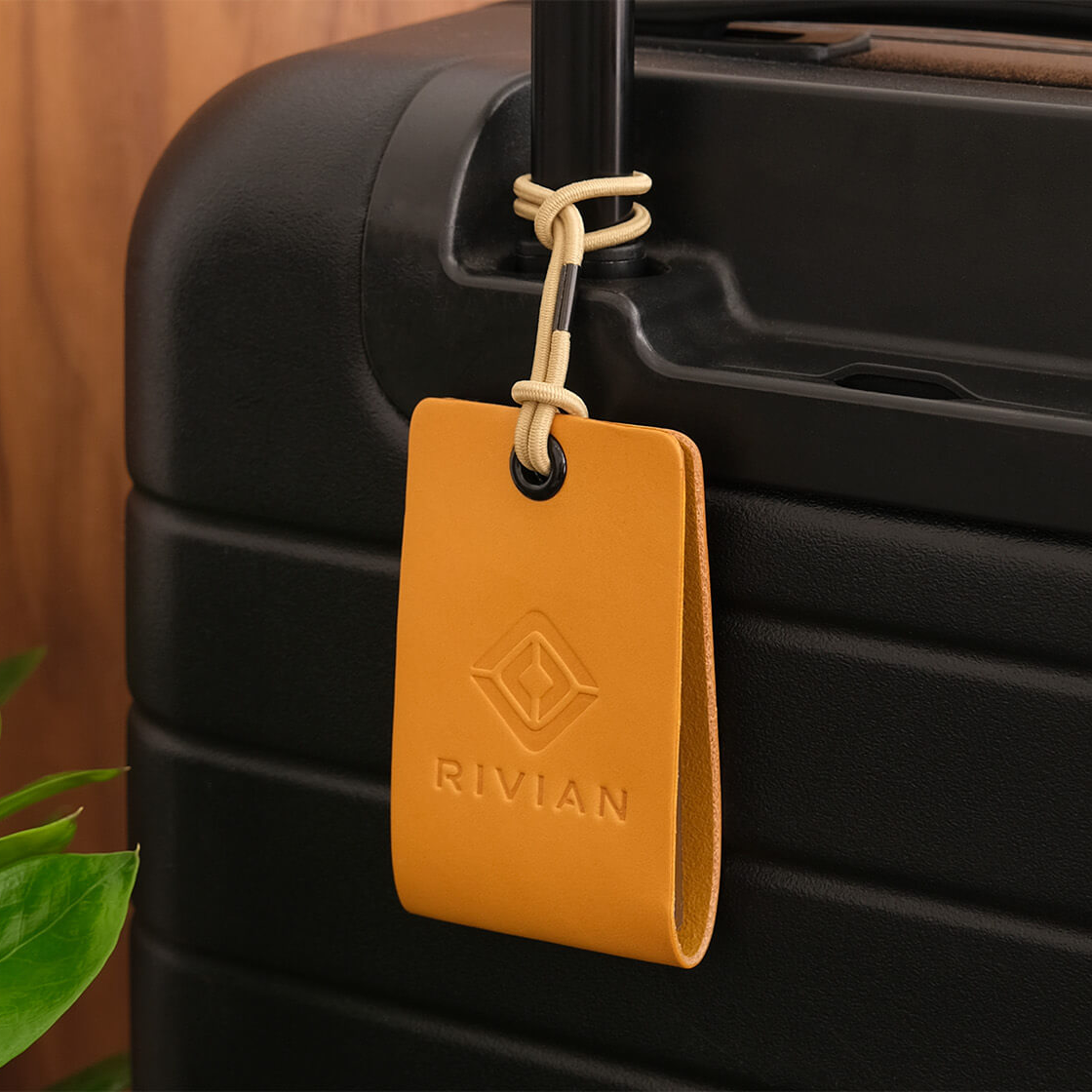Standard Luggage Tag in gold leather with logo debossed.